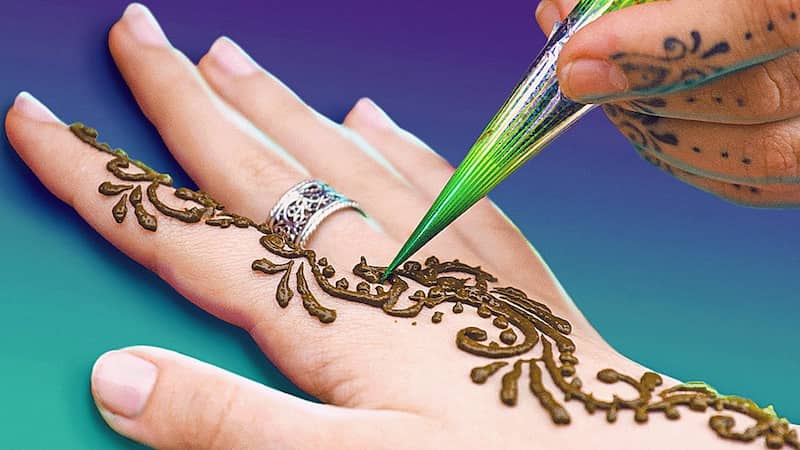 تصویر 4 از حنا هندی قیفی آماده استفاده برای طراحی و زیبایی پوست